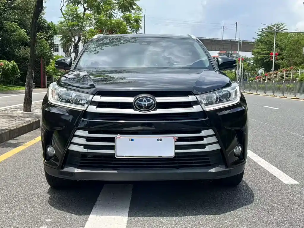 TOYOTA HIGHLANDER