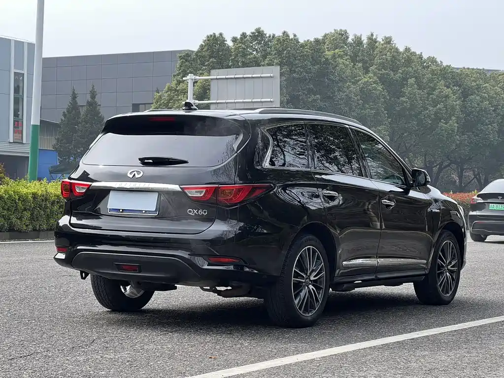 INFINITI QX60