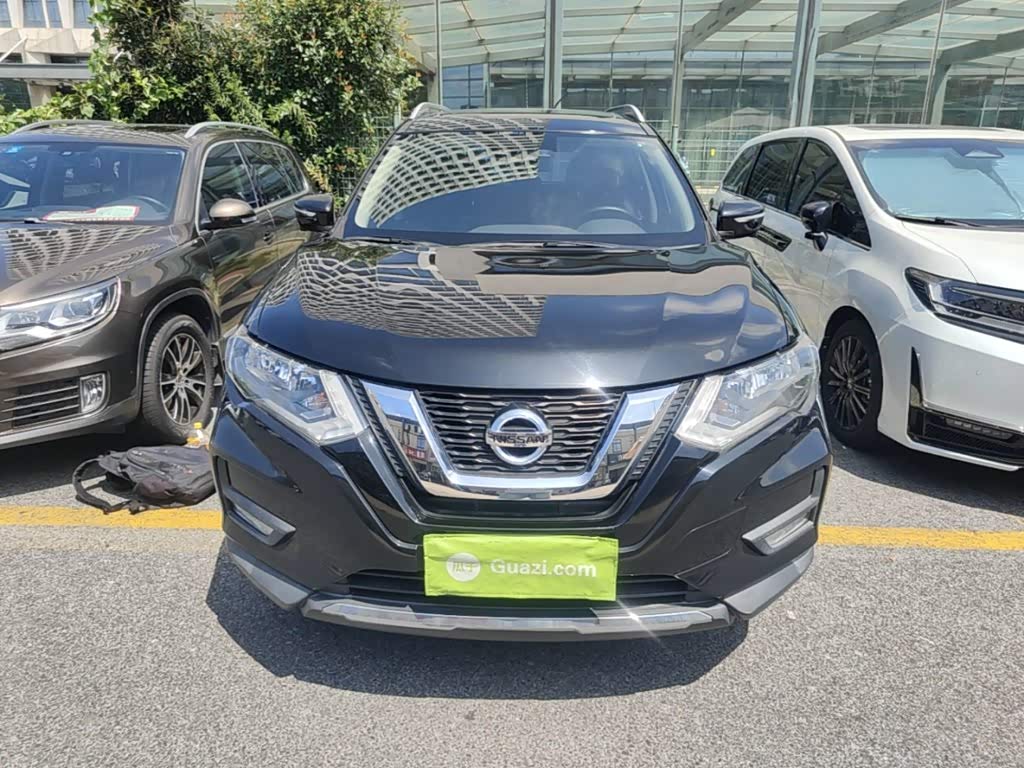 Nissan X-Trail 2.0 л 2021 г. Чёрный, пробег 33900 км