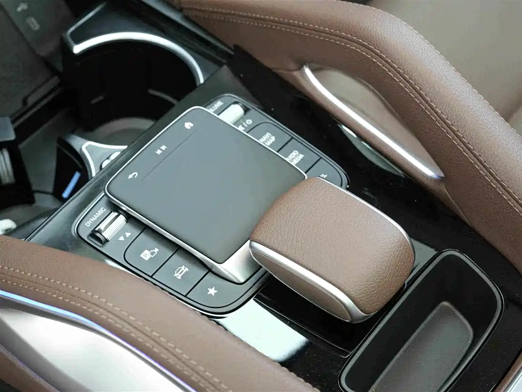 Mercedes-Benz GLE (Import) — миниатюра 15