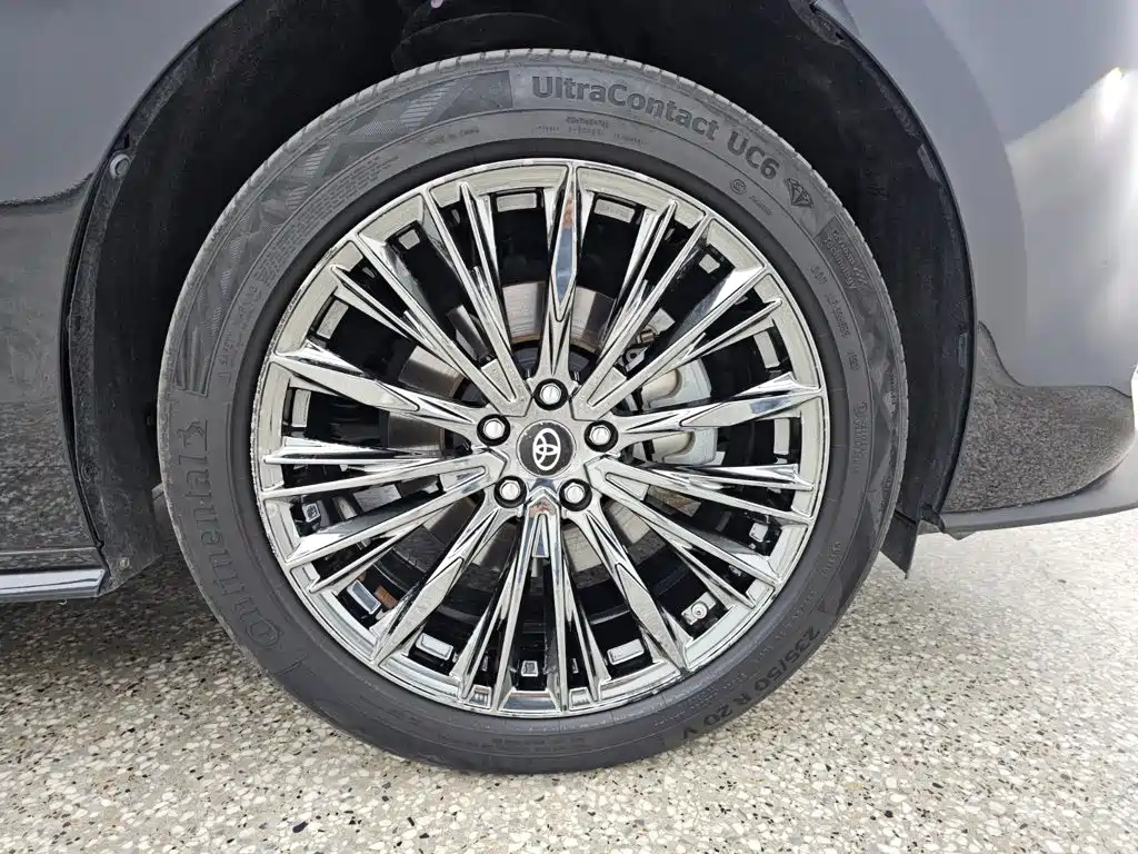 Toyota Sienna — миниатюра 6