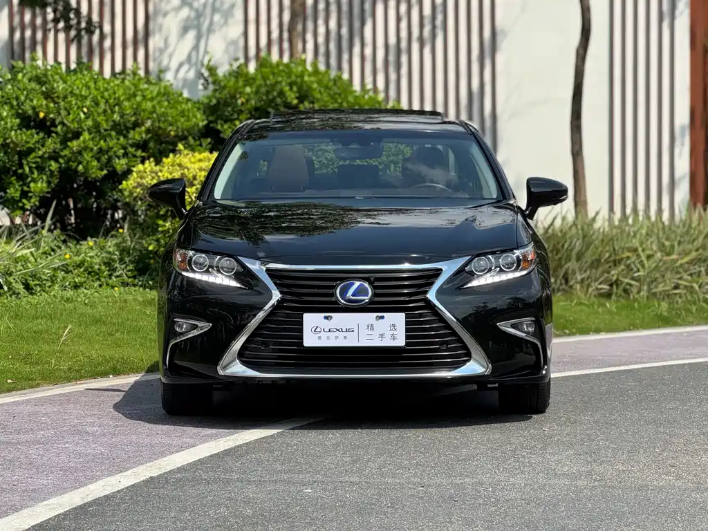 Lexus ES — миниатюра 2