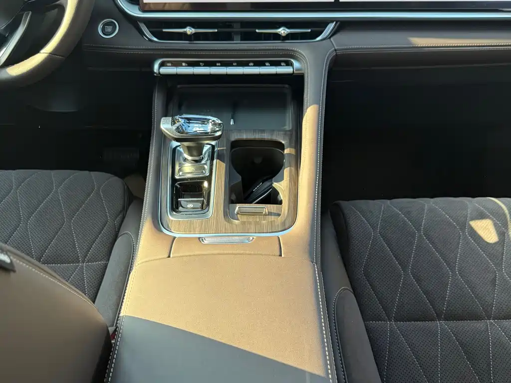 Geely Xingyue L — миниатюра 13