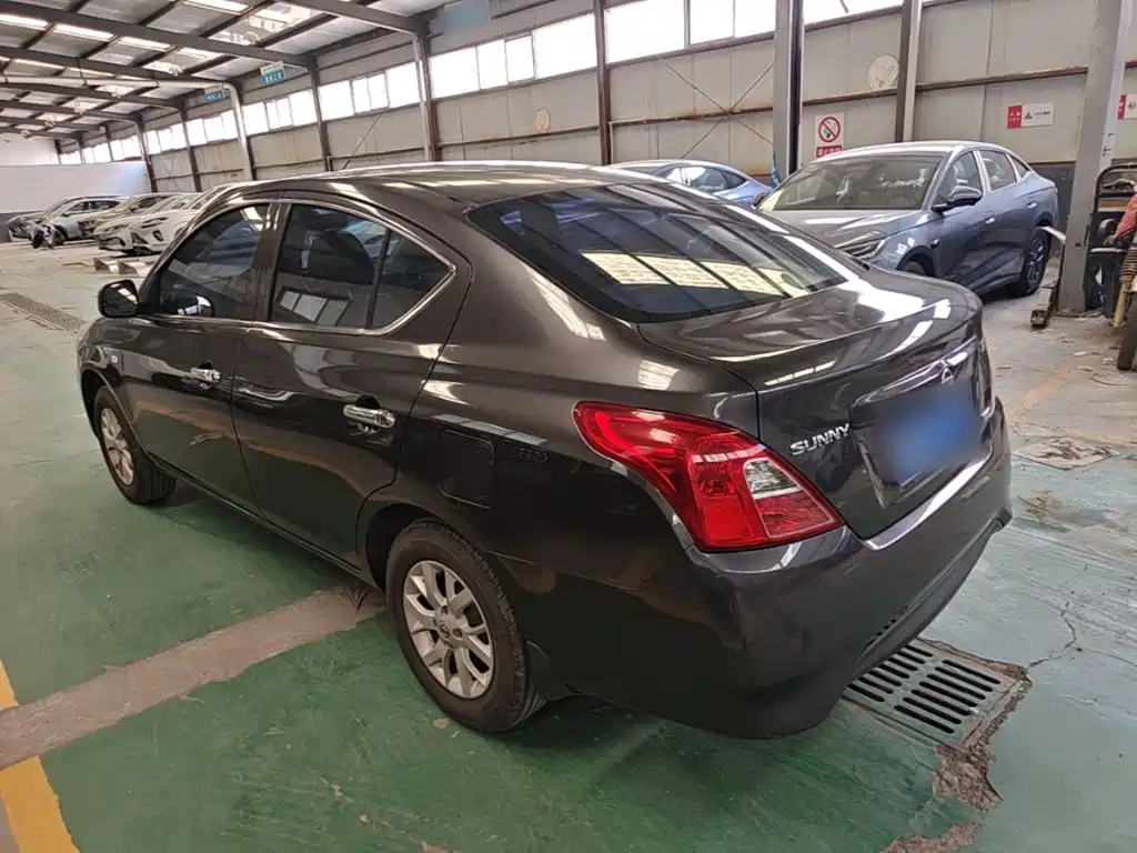 Nissan Sunny — миниатюра 5