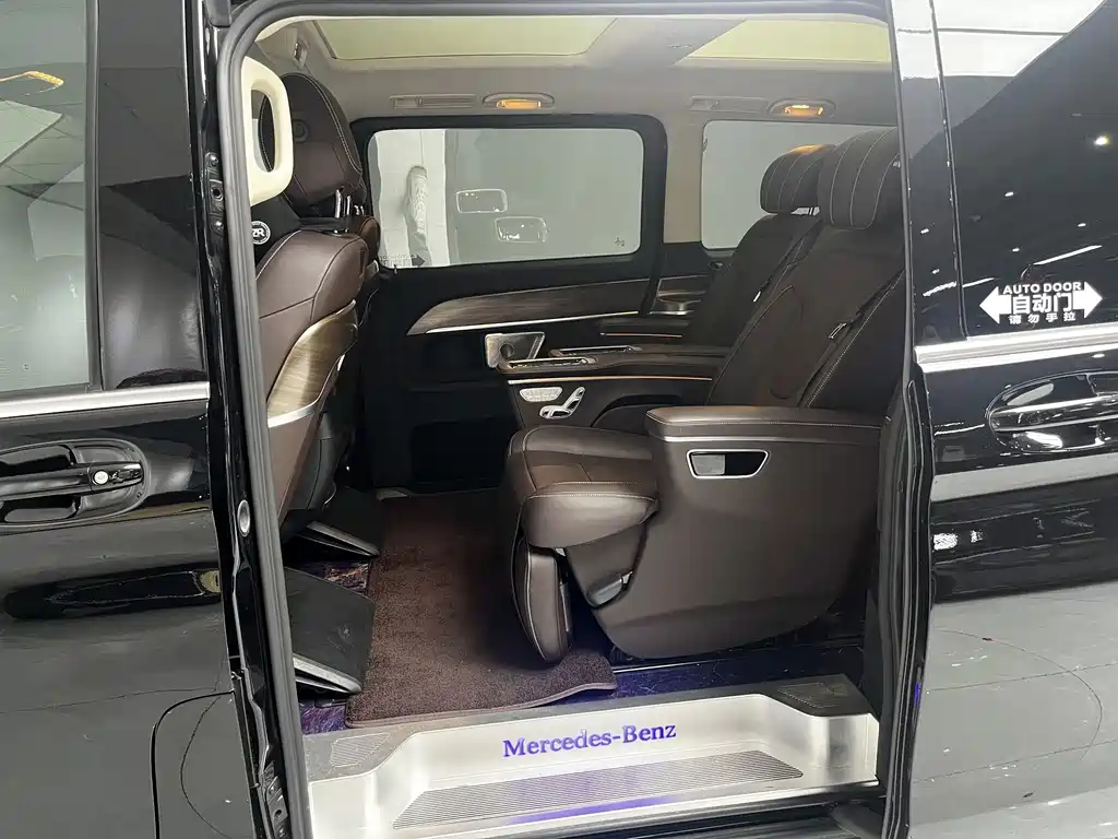 Mercedes-Benz V-Class — миниатюра 7