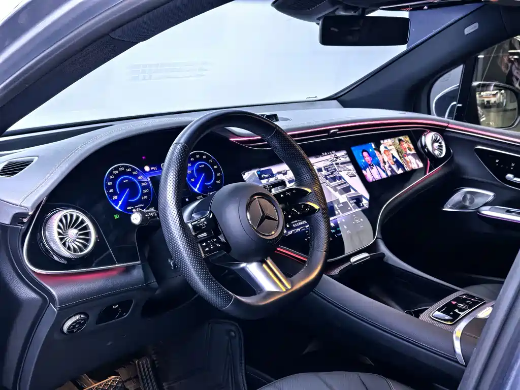 MERCEDES-BENZ EQE SUV