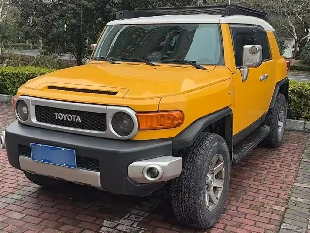 TOYOTA FJ COOL LUZE