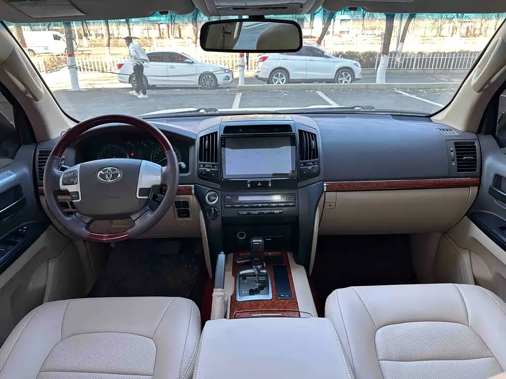 Toyota Land Cruiser 2014 4.0L AT