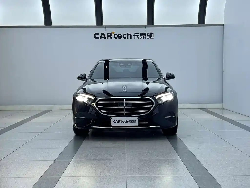 Mercedes-Benz E-Class — миниатюра 3