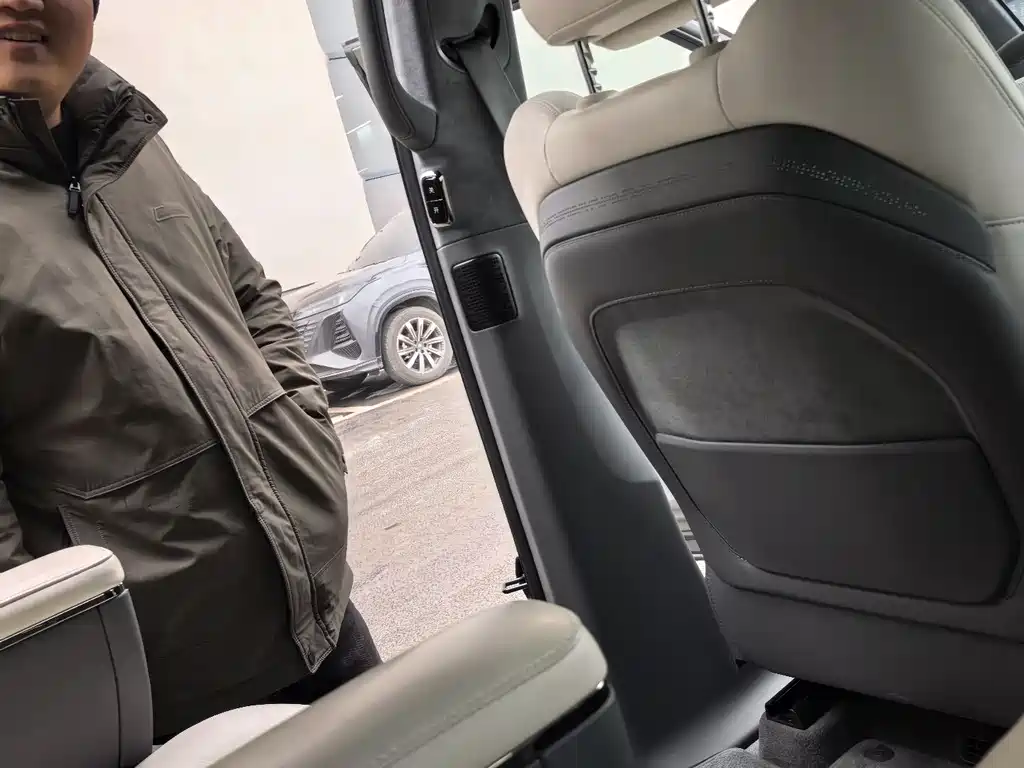 ZEEKR EXTREME KRYPTON 009