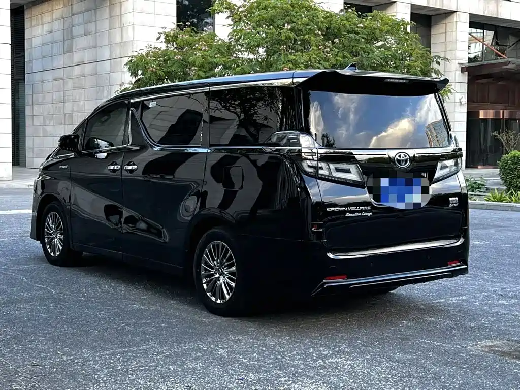 Toyota Vellfire — миниатюра 16