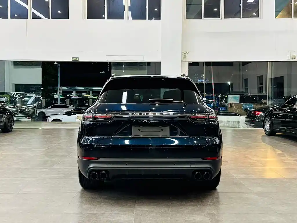 Porsche Cayenne — миниатюра 5