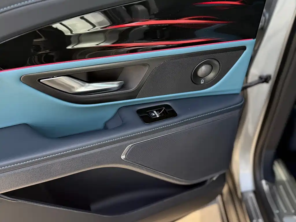Lincoln Nautilus 2023 2.0T