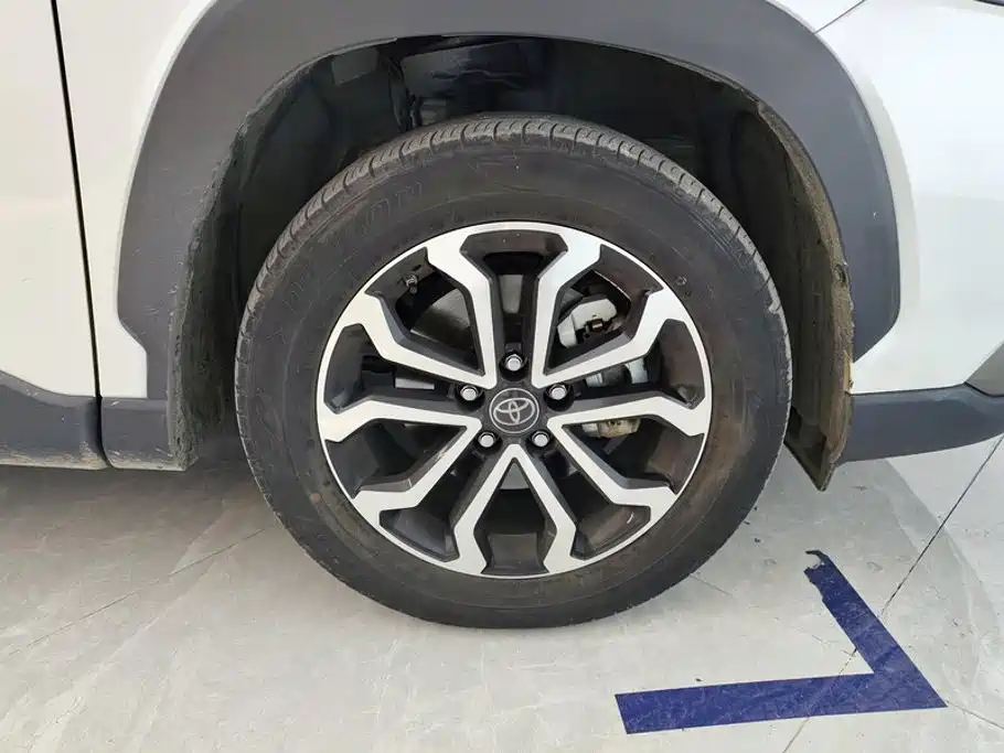 Toyota Frontlander — миниатюра 6