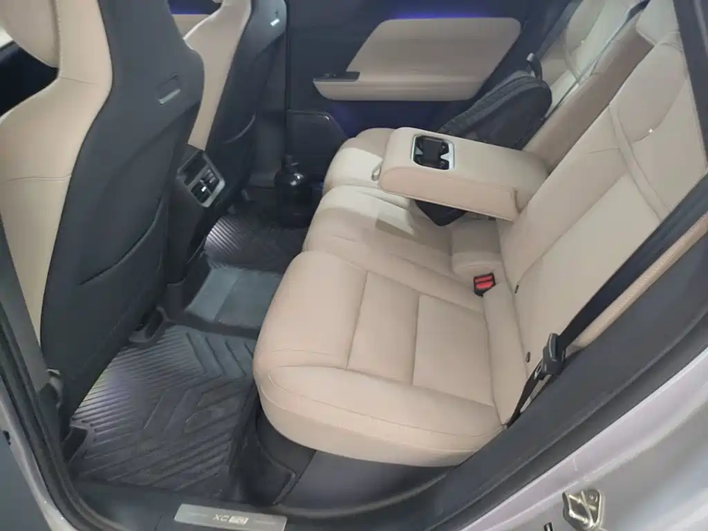 Volvo гибрид Volvo XC70 plug-in — миниатюра 17