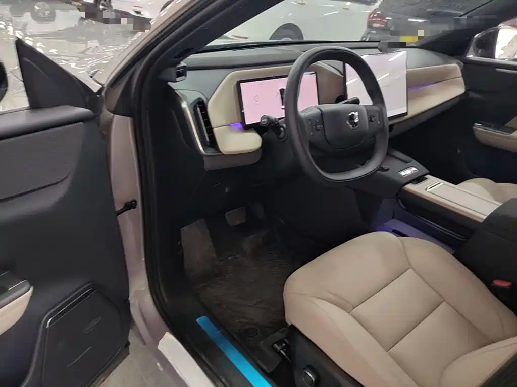 Volvo гибрид Volvo XC70 plug-in — миниатюра 16