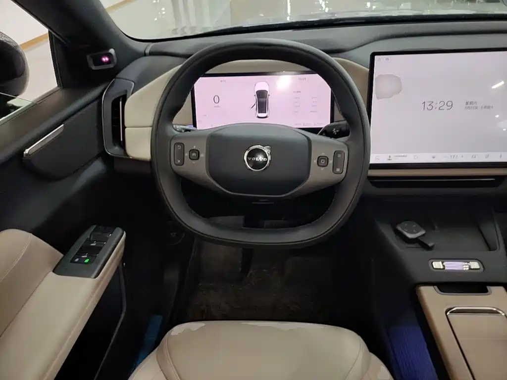 Volvo гибрид Volvo XC70 plug-in — миниатюра 11