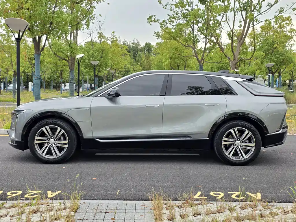 Cadillac Lyriq — миниатюра 8