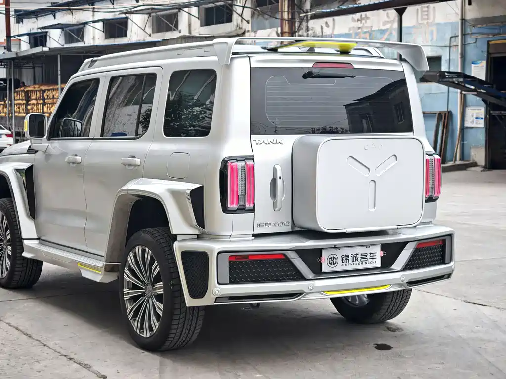 TANK CO CREATION TANK 300