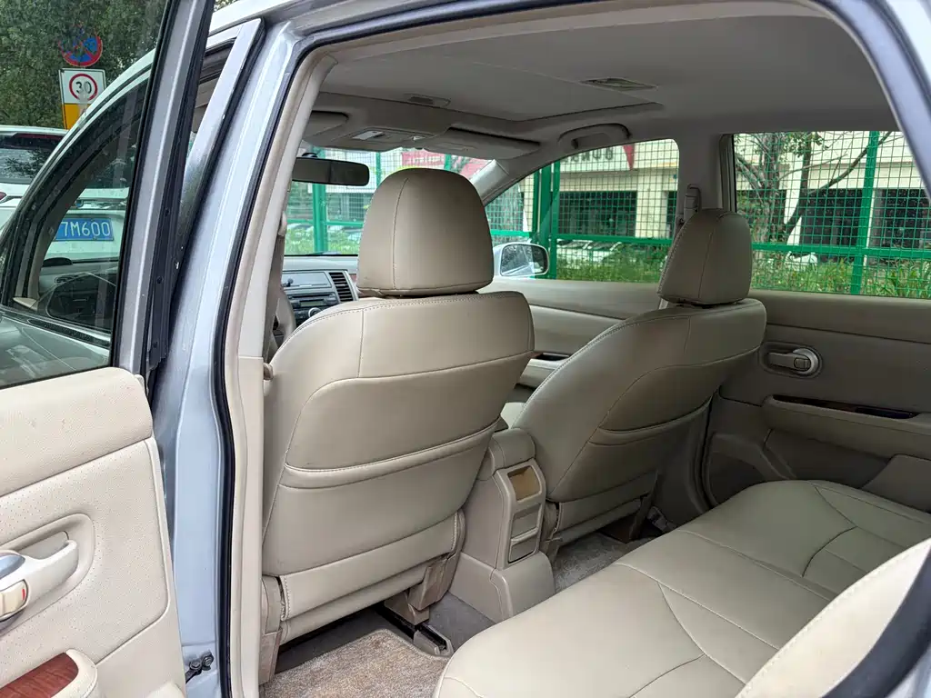 Nissan Tiida 2006 1.6JE AT