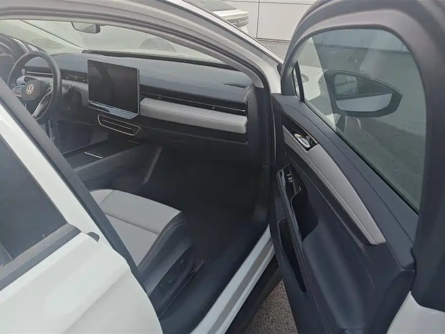 VOLKSWAGEN ID.7 VIZZION