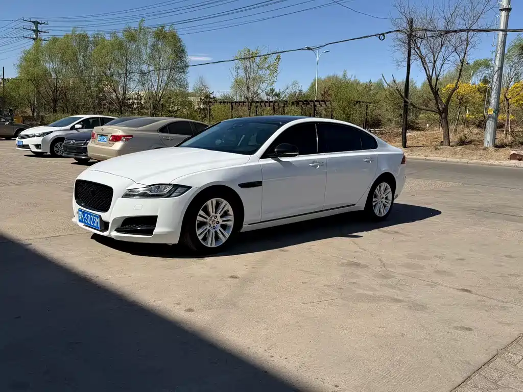 Jaguar XF 2015