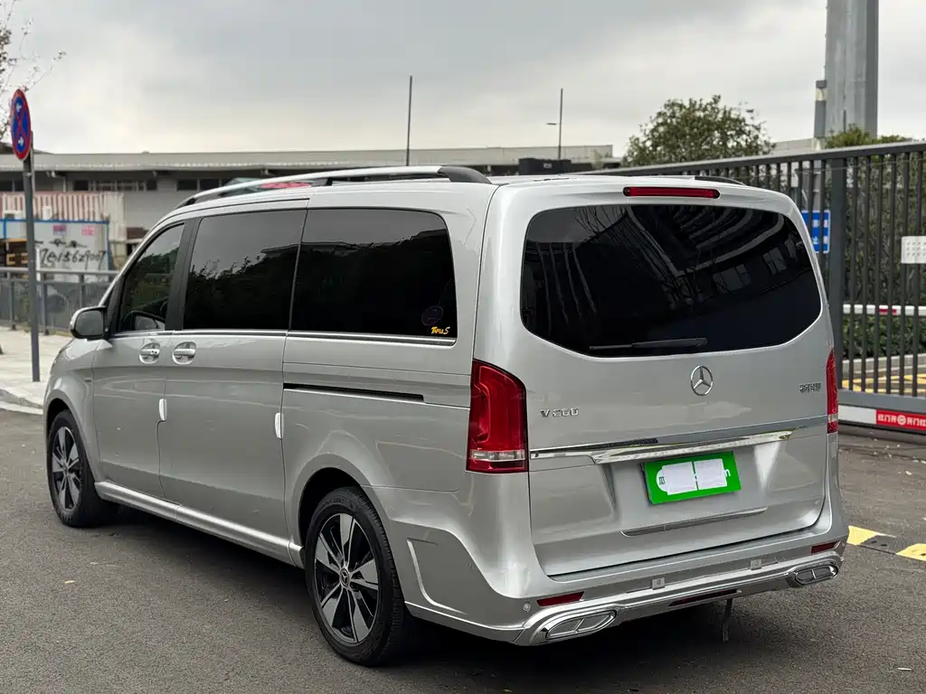 MERCEDES-BENZ V CLASS