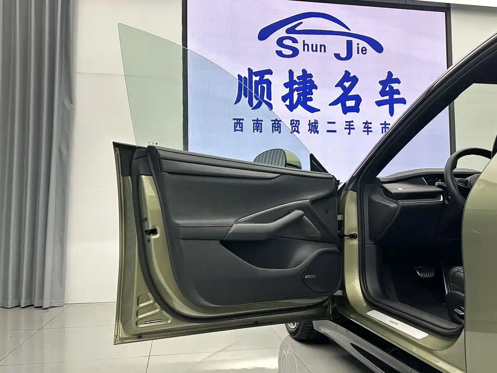 XIAOMI CAR XIAOMI SU7