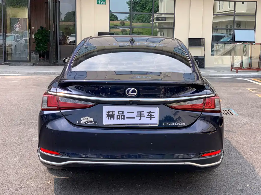 Lexus ES — миниатюра 5