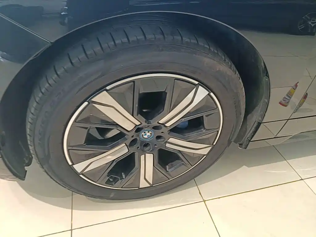 BMW iX — миниатюра 23