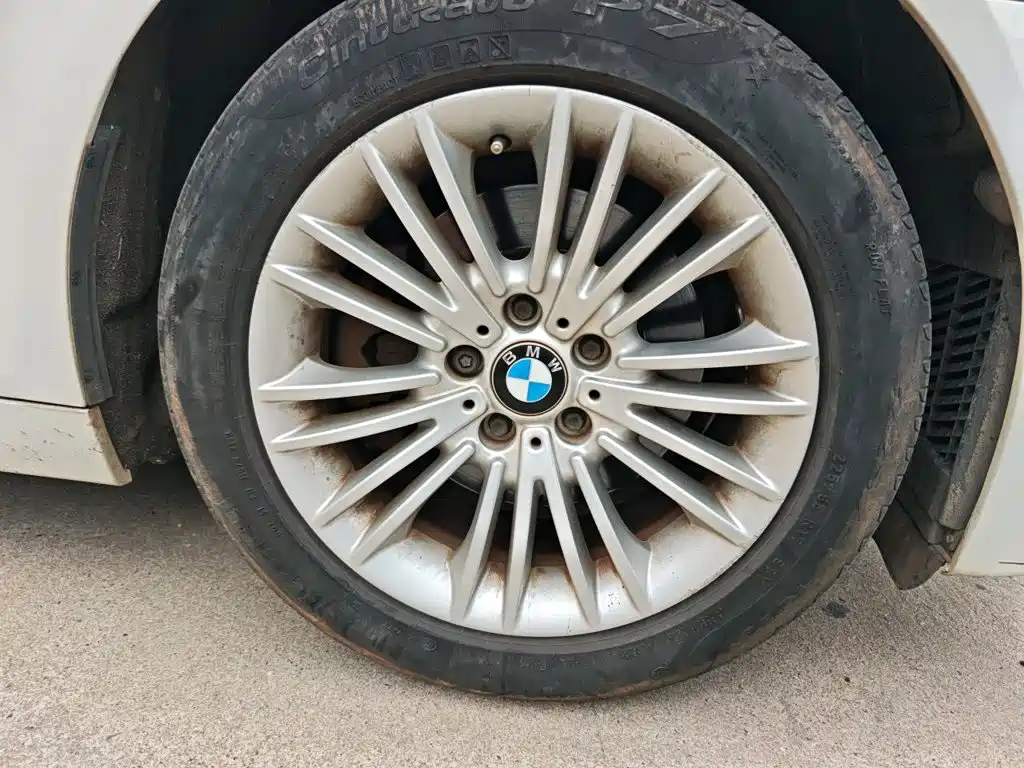 BMW 5 Series — миниатюра 24