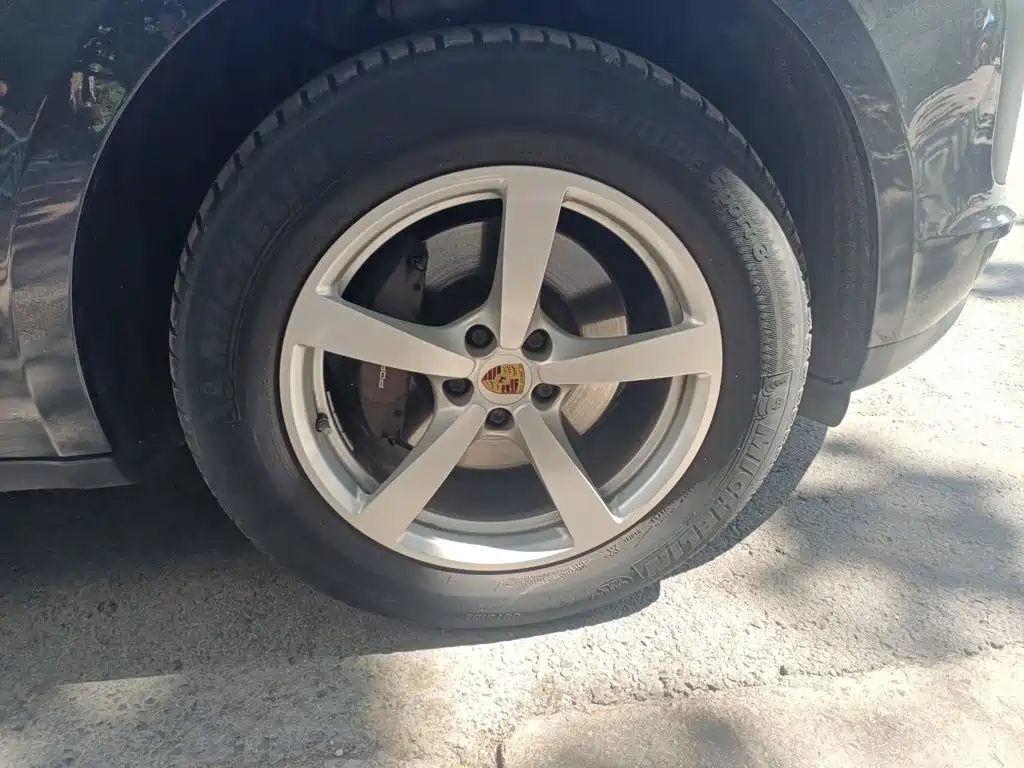 Porsche Macan — миниатюра 8