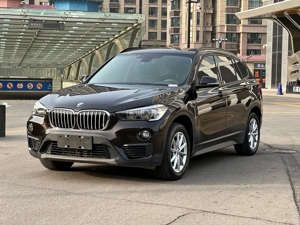 Купить BMW X1