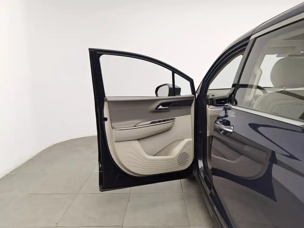 Hyundai Custo — миниатюра 8
