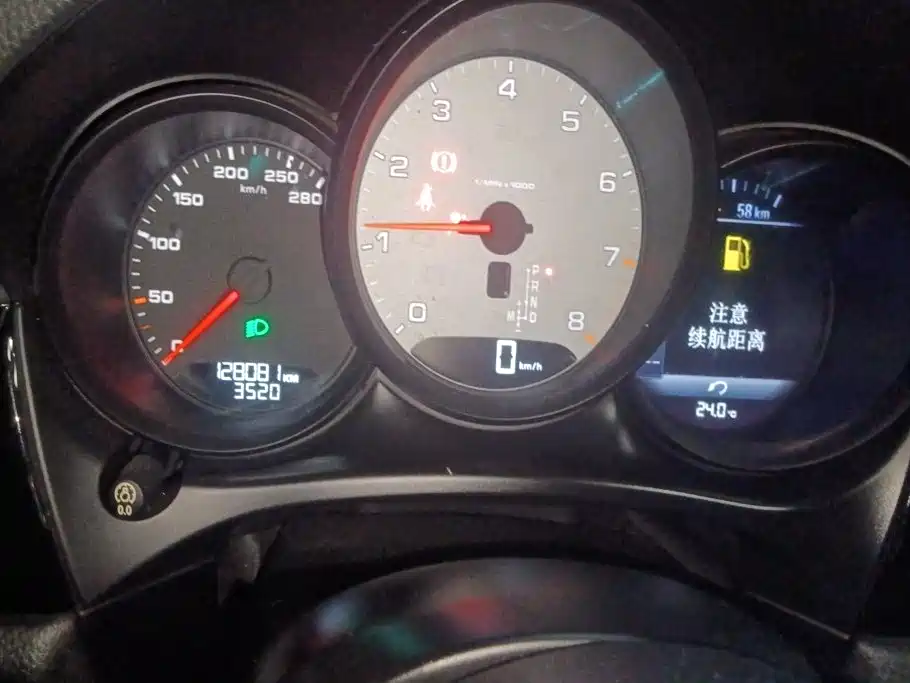 Porsche Macan — миниатюра 14