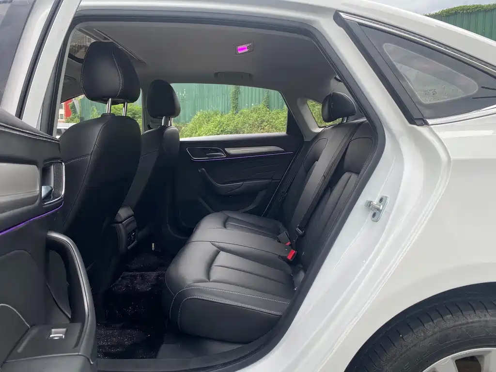 Roewe i6 New Energy — миниатюра 12
