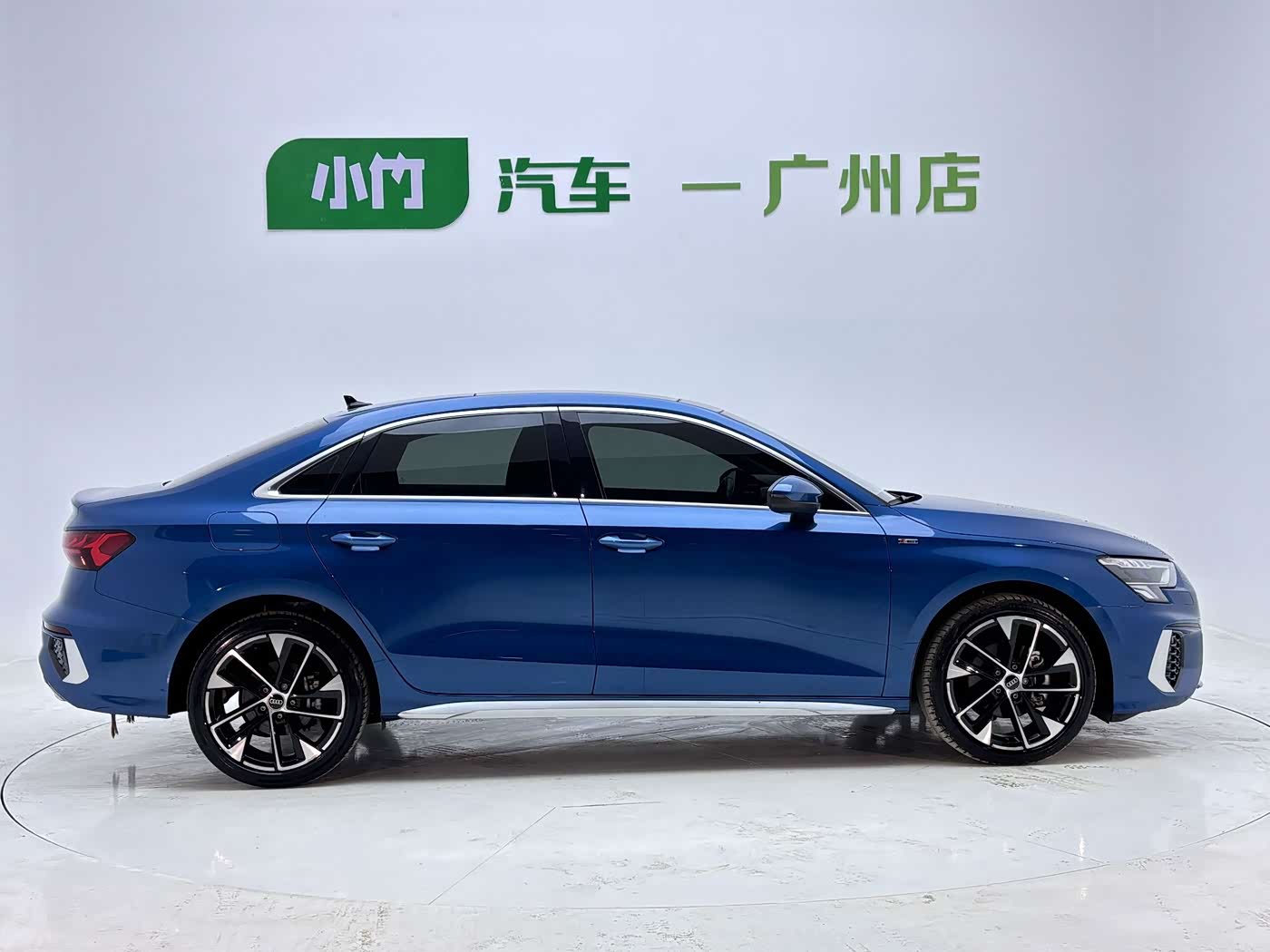 Audi A3 1.4 л 2022 г. Голубой, пробег 31000 км