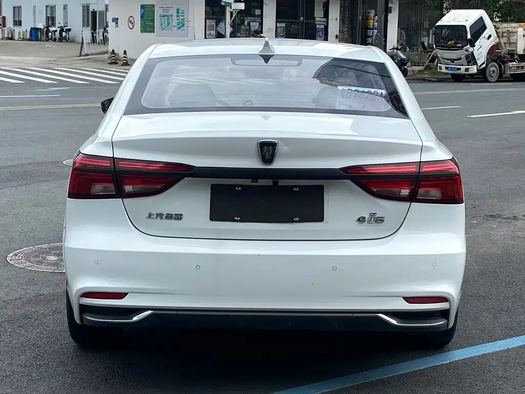 Roewe i6 New Energy — миниатюра 17