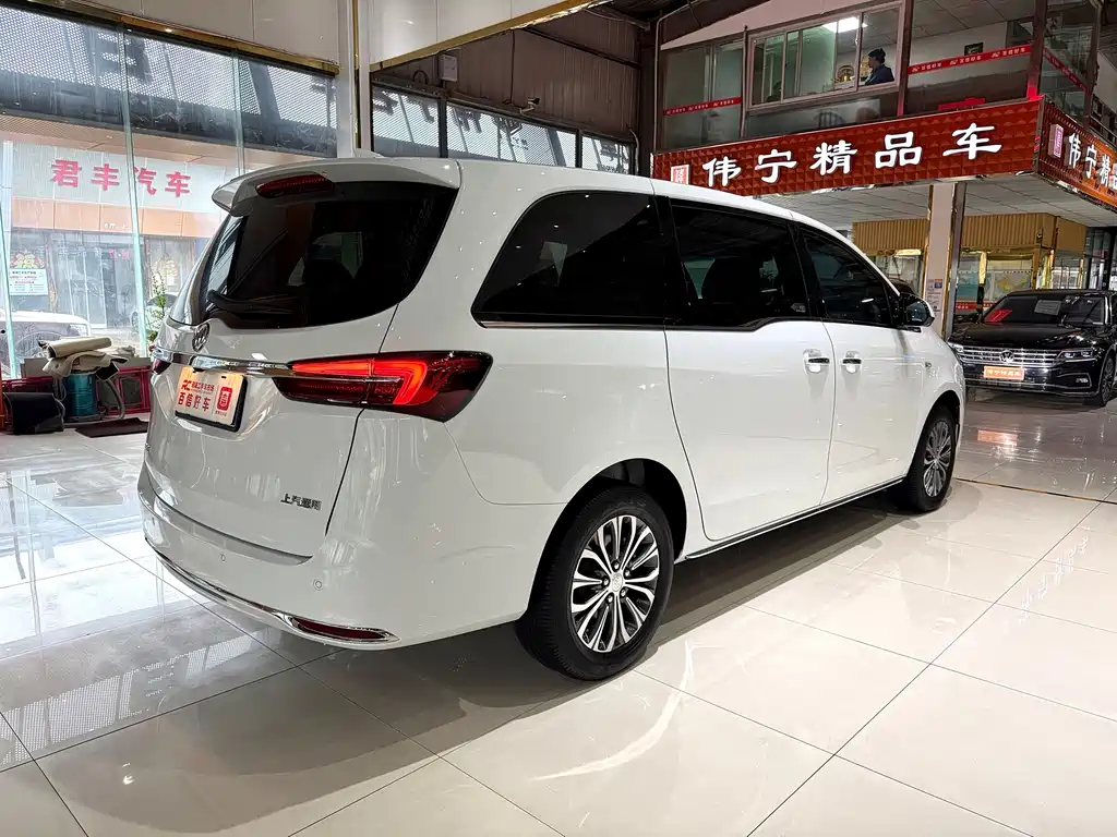 Buick GL8 2023 Luxury