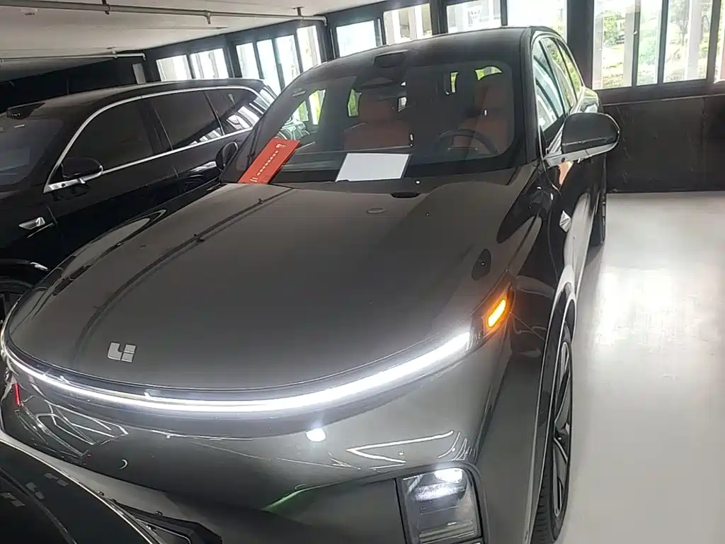 Li Auto Li L8 — миниатюра 3