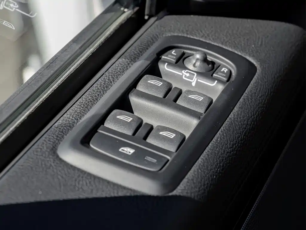Land Rover Sport — миниатюра 19