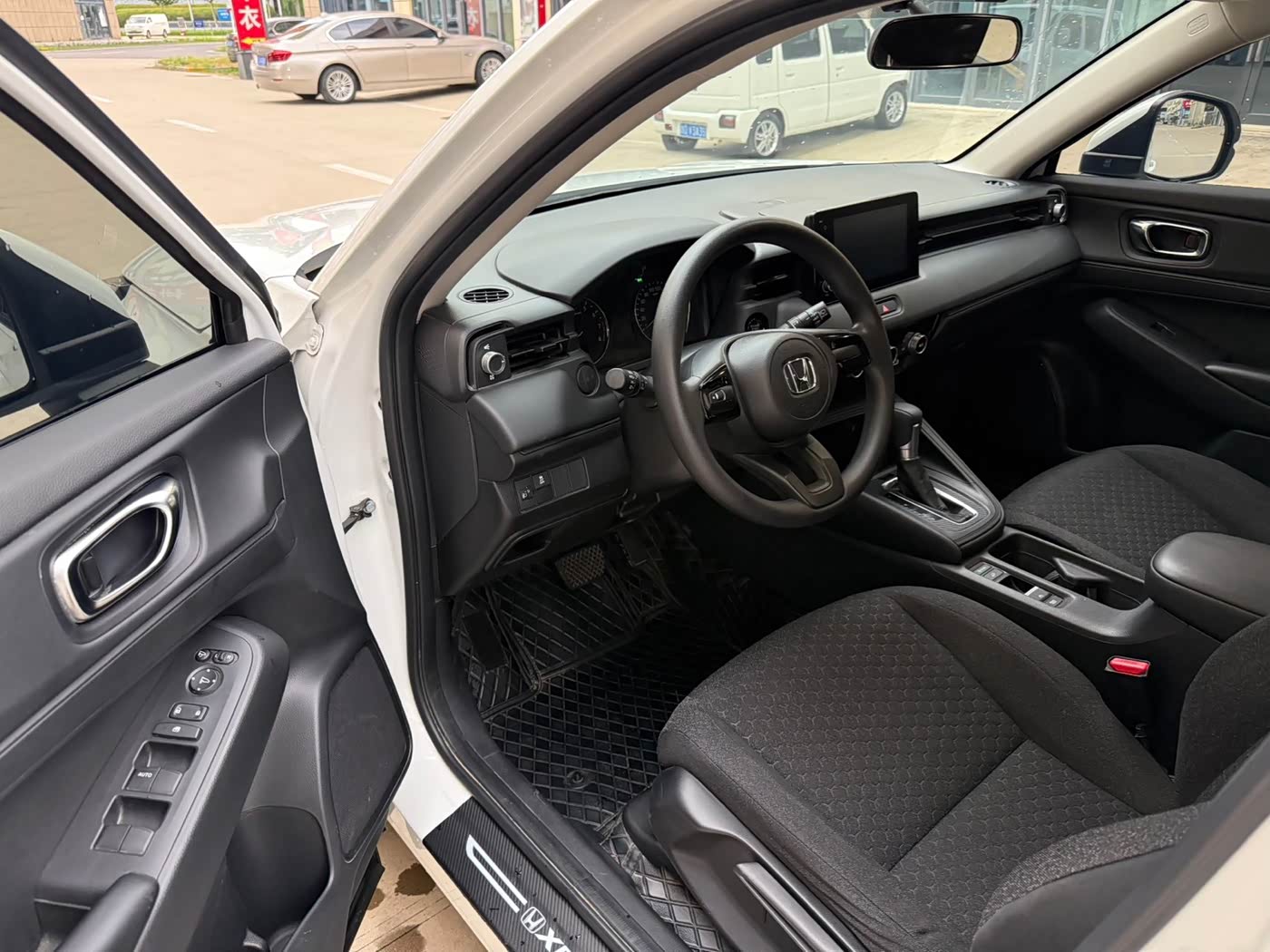 Honda XR-V 1.5 л 2023 г. Белый, пробег 37000 км