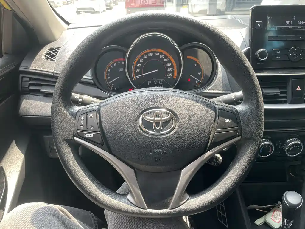 TOYOTA YARIS L ZHIXUAN