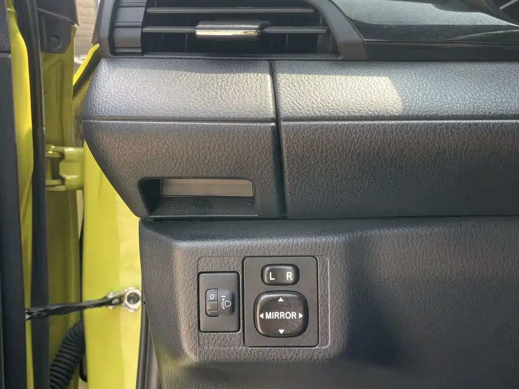 TOYOTA YARIS L ZHIXUAN