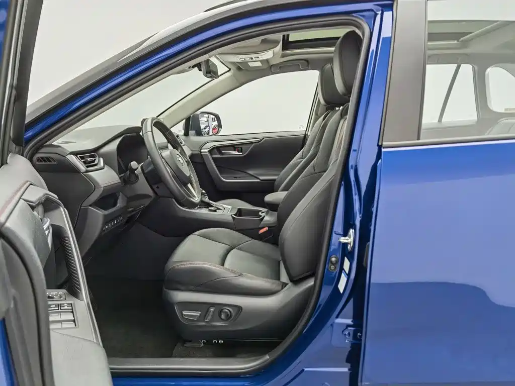 Toyota Wildlander New Energy — миниатюра 10
