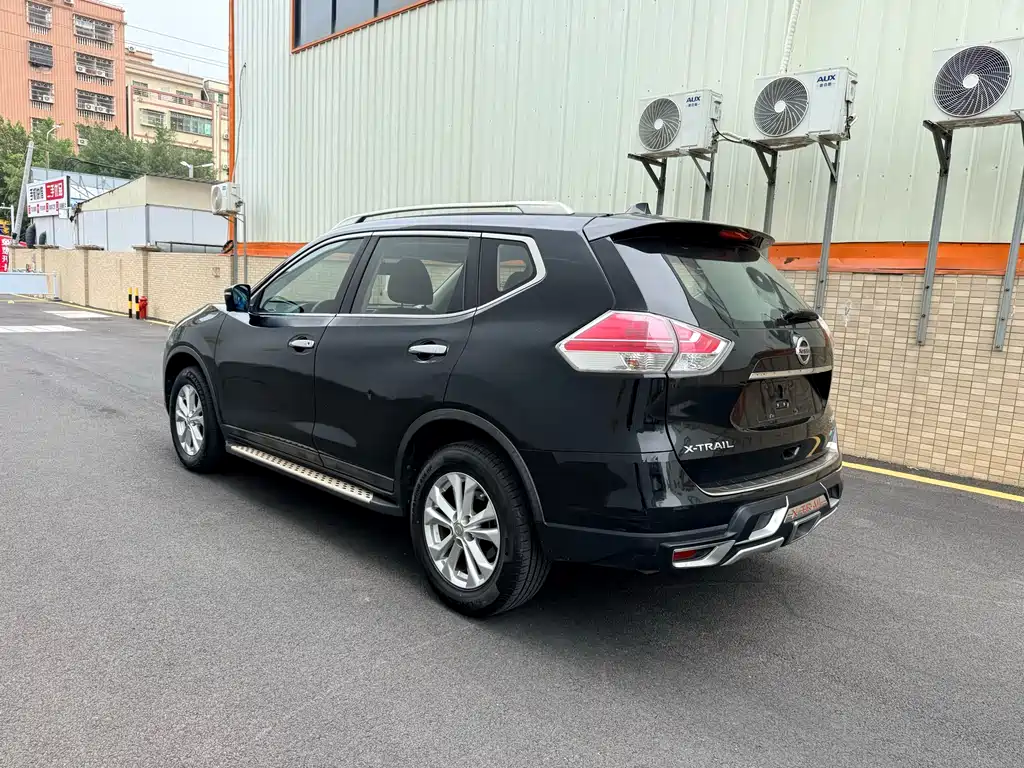 Nissan X-Trail 2015 2.0L CVT Comfort MAX 2WD