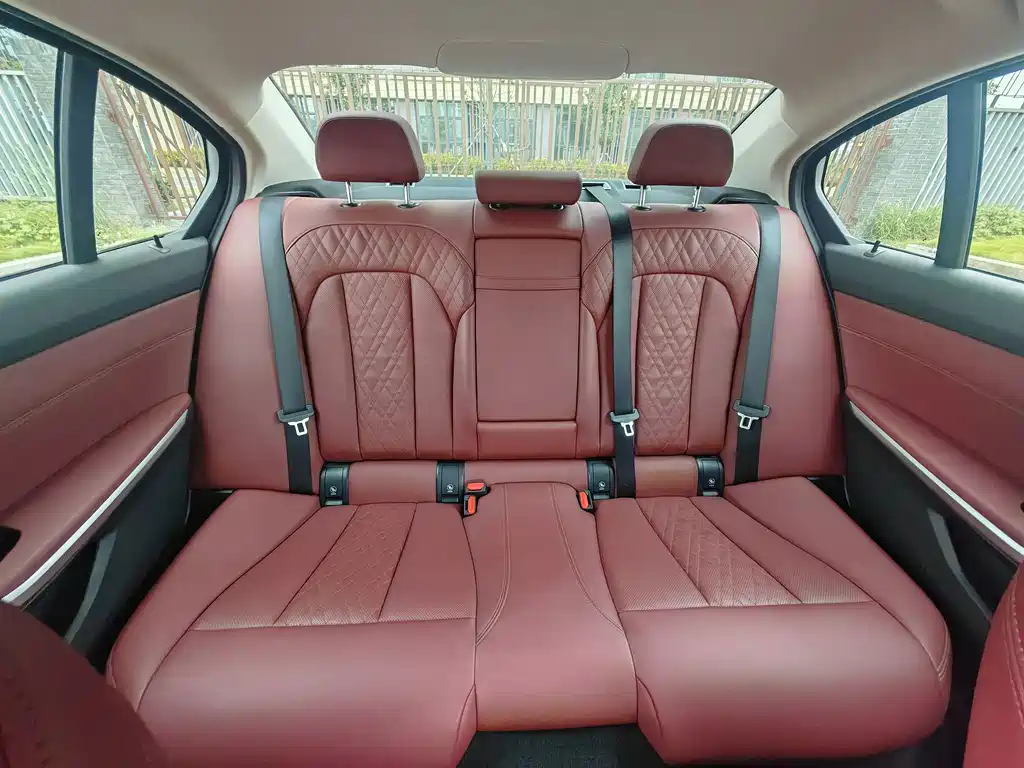 BMW i3 — миниатюра 13
