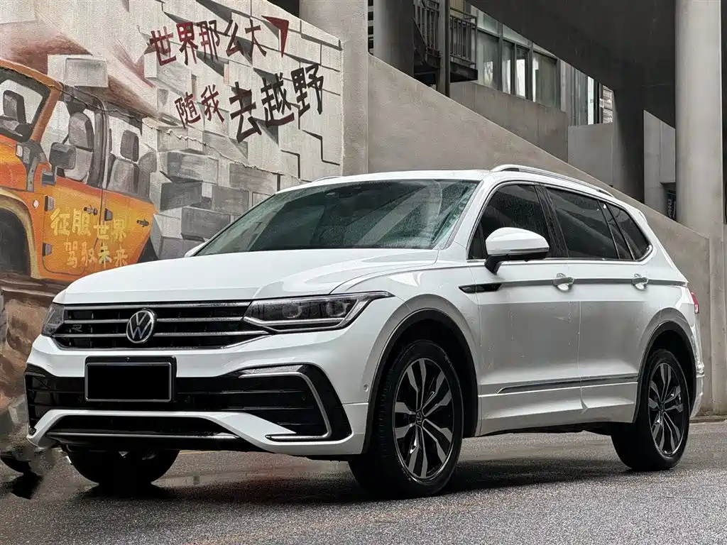 Volkswagen Tiguan L L 2023 380TSI AT R-Line 7 мест