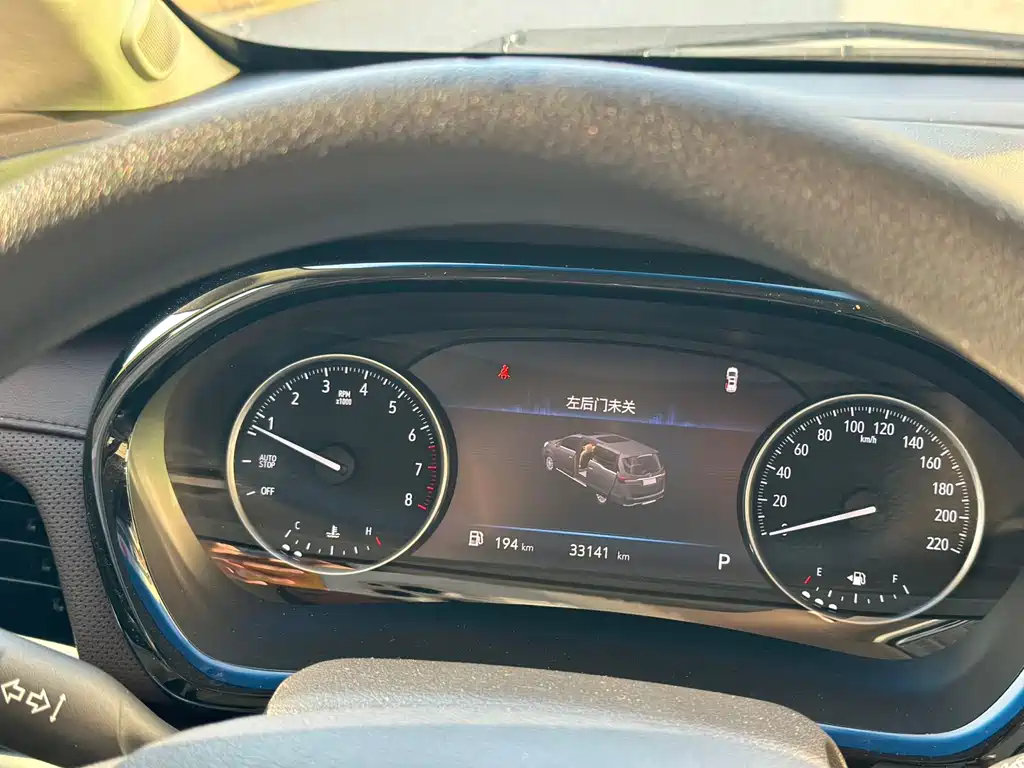 Buick GL8 — миниатюра 8
