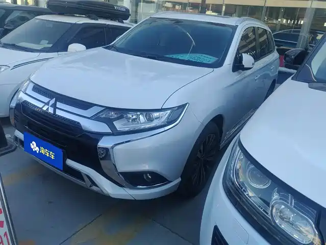 mitsubishi outlander